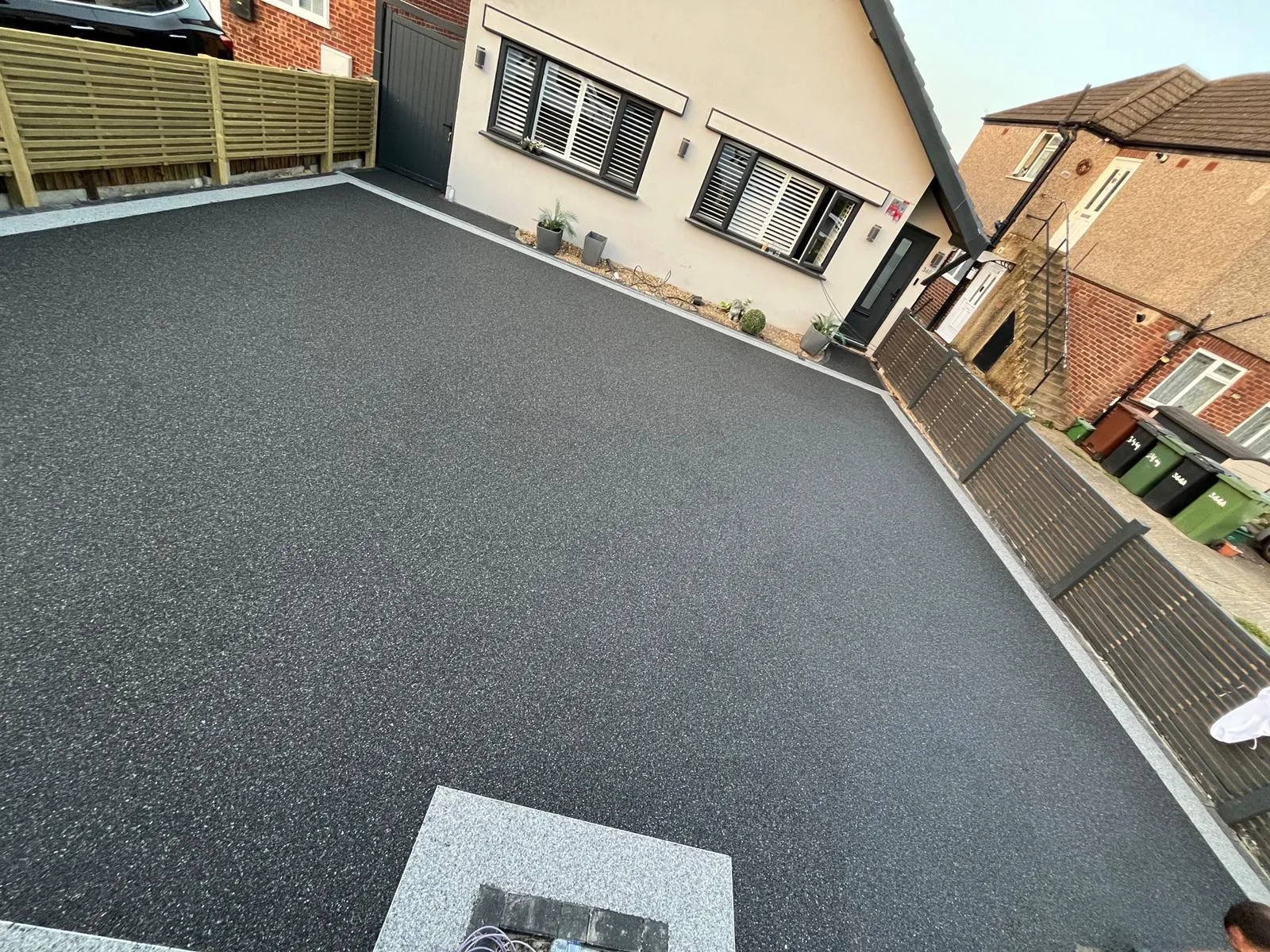 https://resindrivewaysspecialist.co.uk/wp-content/uploads/2026/06/resin-11.webp